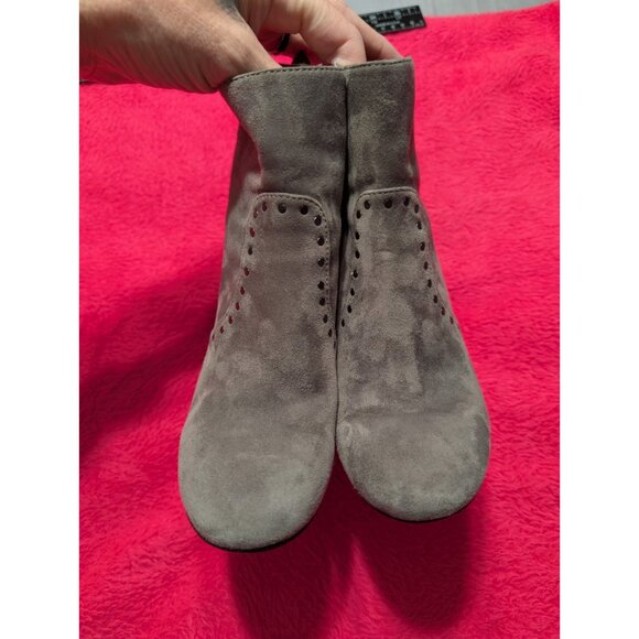 Coach Farrah Grey Suede Heeled Ankle Boot Booties Studs Size 6.5 Side Zip - Picture 3 of 12